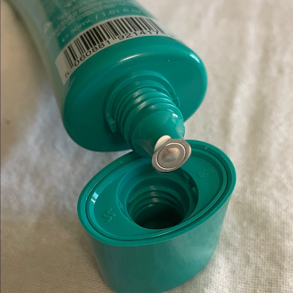 Skin Chemist Green Caviar Day Moisturiser - Picture 3 of 3